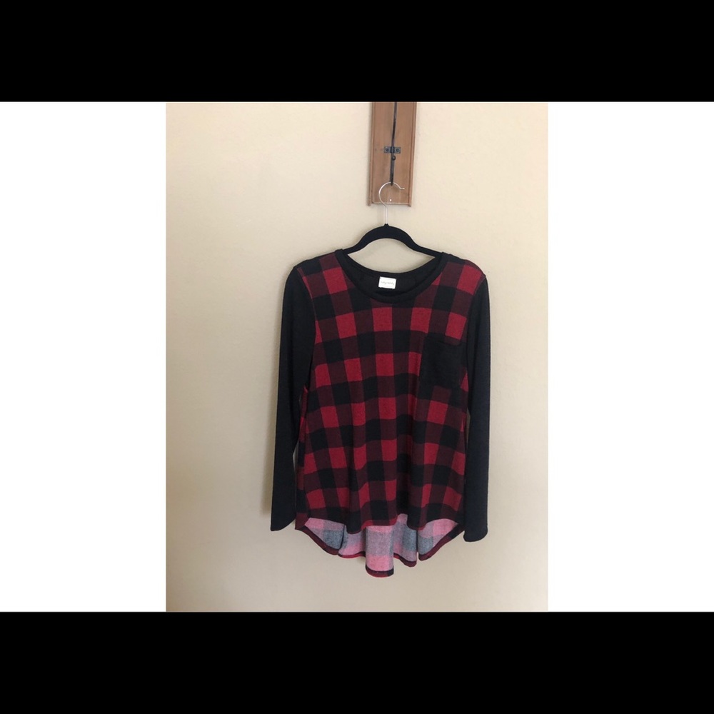 Loose fitting plaid top